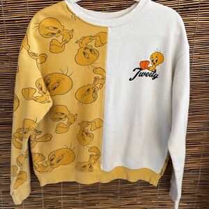Warner Bros. Looney Tunes Yellow and White Sweatshirt Tweety Bird Med Graphic
